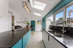 Family Kitchen- click for photo gallery